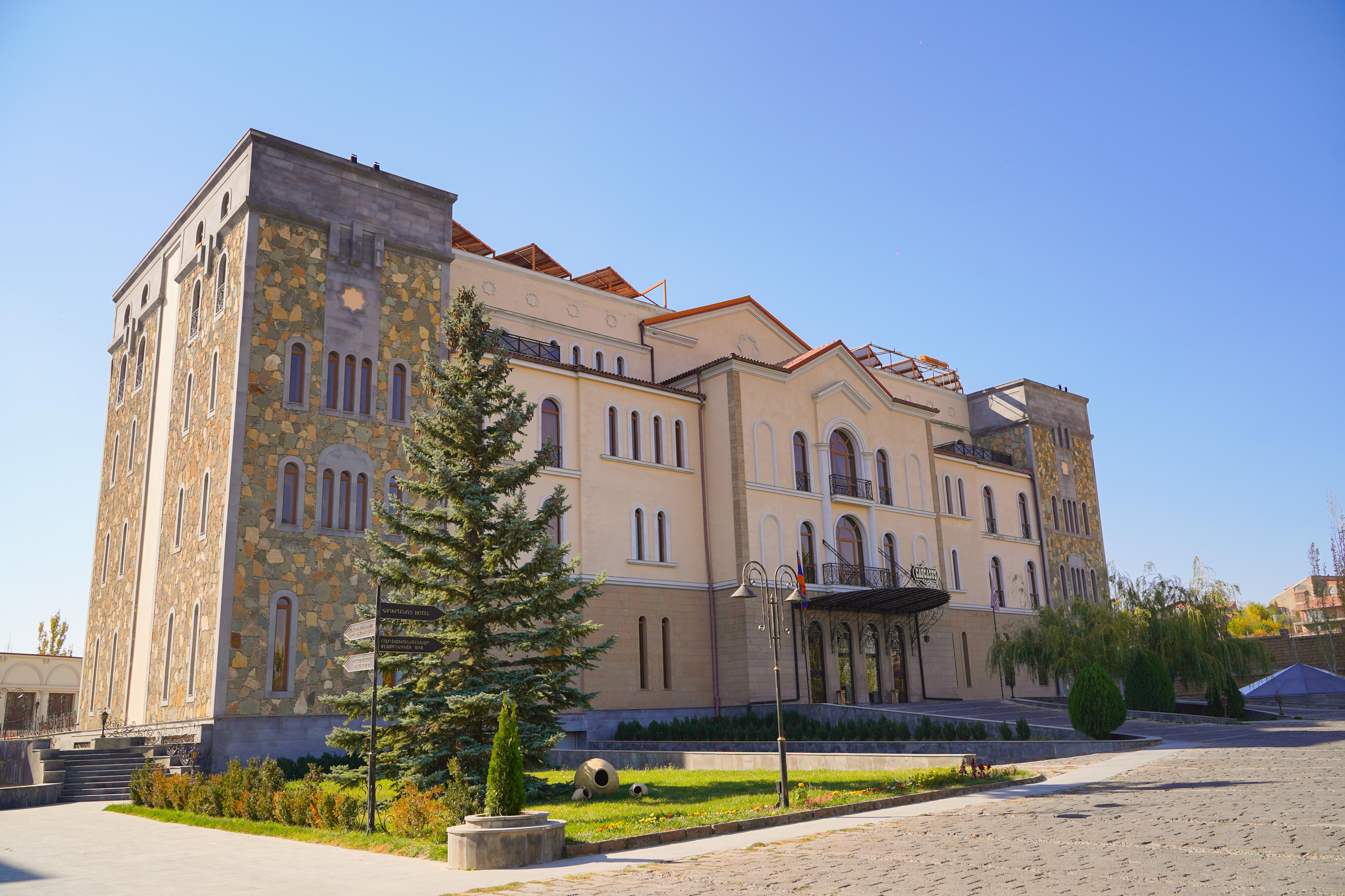 Caucasus Hotel Kasagh Eksteriør bilde The National Museum of the Republic of Dagestan