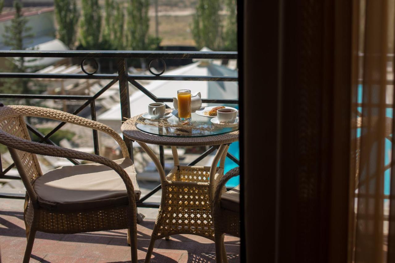 Caucasus Hotel Kasagh Eksteriør bilde A balcony